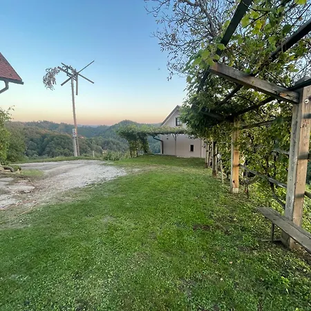Zidanica Jakec Wine House & Scenic Views בית נופש Podlehnik