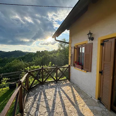 Zidanica Jakec Wine House & Scenic Views בית נופש Podlehnik