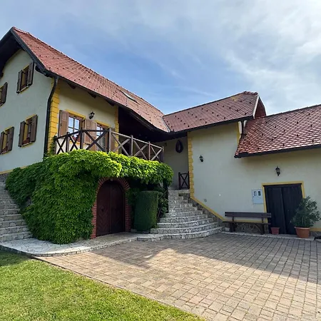 Zidanica Jakec Wine House & Scenic Views Σπίτι διακοπών *