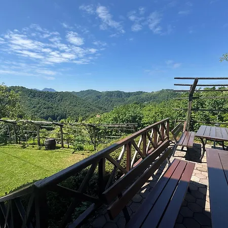 Zidanica Jakec Wine House & Scenic Views
