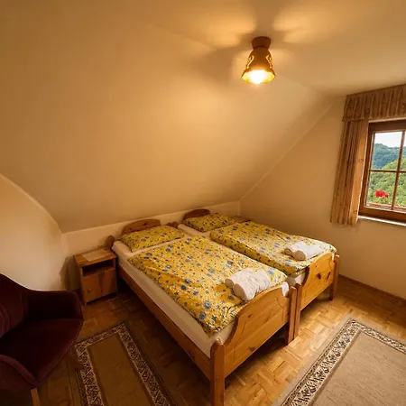 Zidanica Jakec Wine House & Scenic Views בית נופש Podlehnik